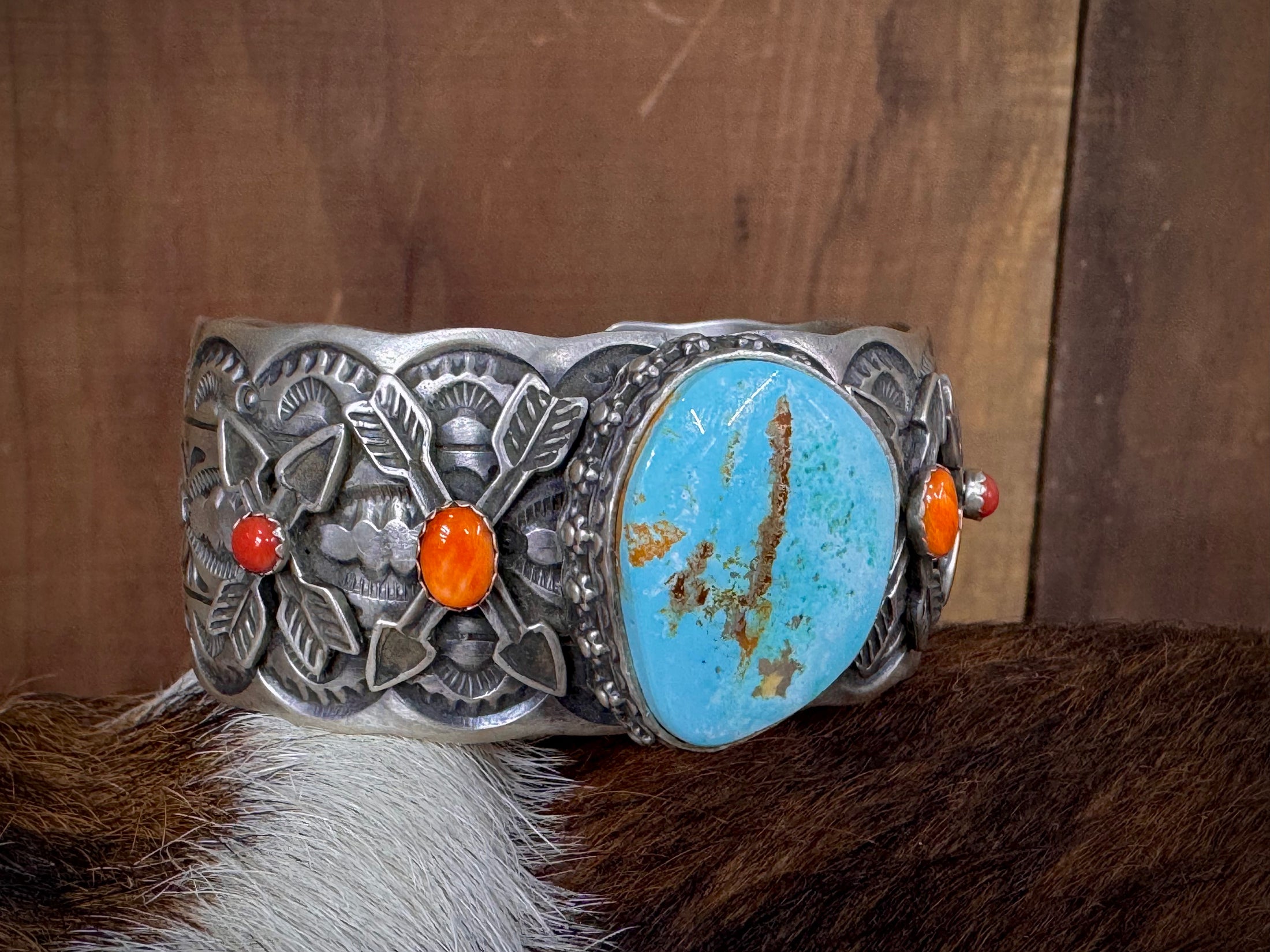 Native American Turquoise Spiny Oyster Engraved Cuff - Artist Signed