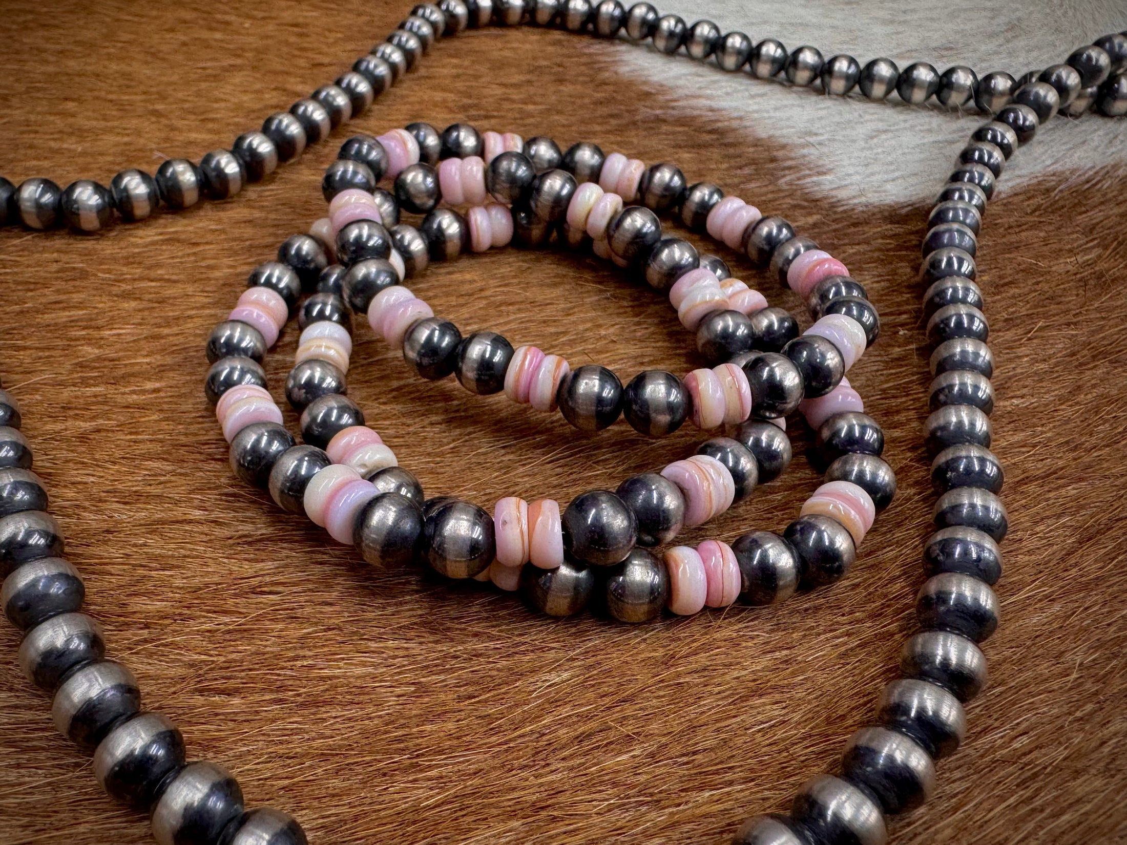 Pink Conch & Sterling Silver Bead Stretch Bracelet